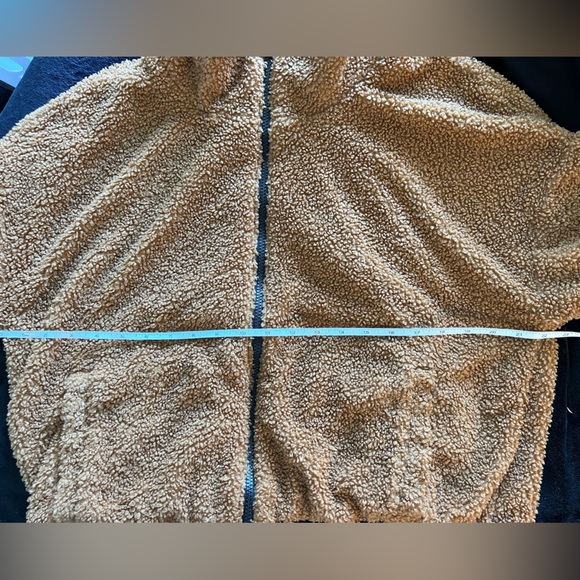 Fabletics Reversible Teddy Jacket - Picture 5 of 6
